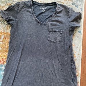 universal thread tee, lightly worn great condition